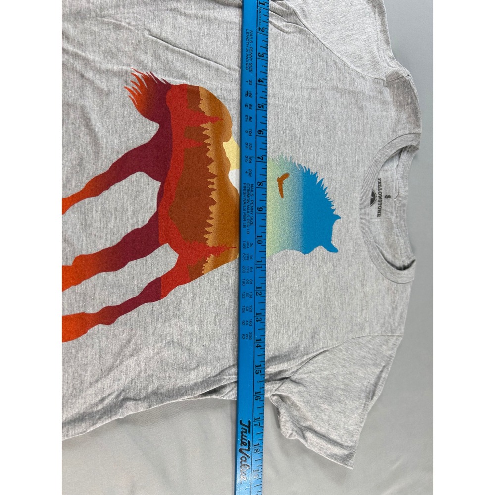 Yellowstone Dutton Ranch Horse Graphic T-Shirt Gray Small Paramount Network Tee - Picture 8 of 8